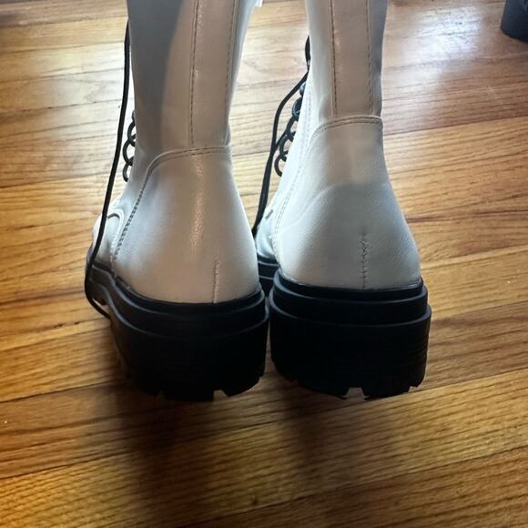 Weeboo White Combat Boots Size 10 – Minimal Wear, Bold Street Style - Picture 7 of 10